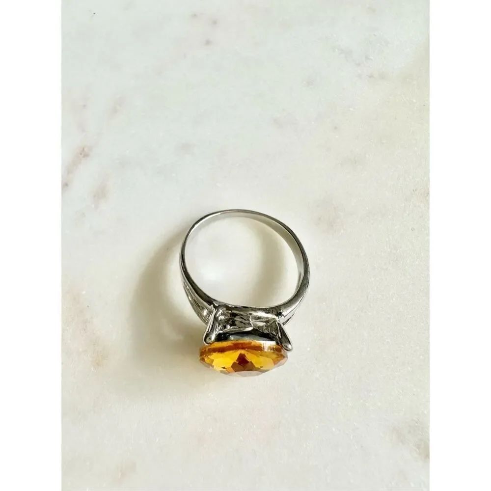 Yellow Canary round cut rhinestone ring size 9 ￼